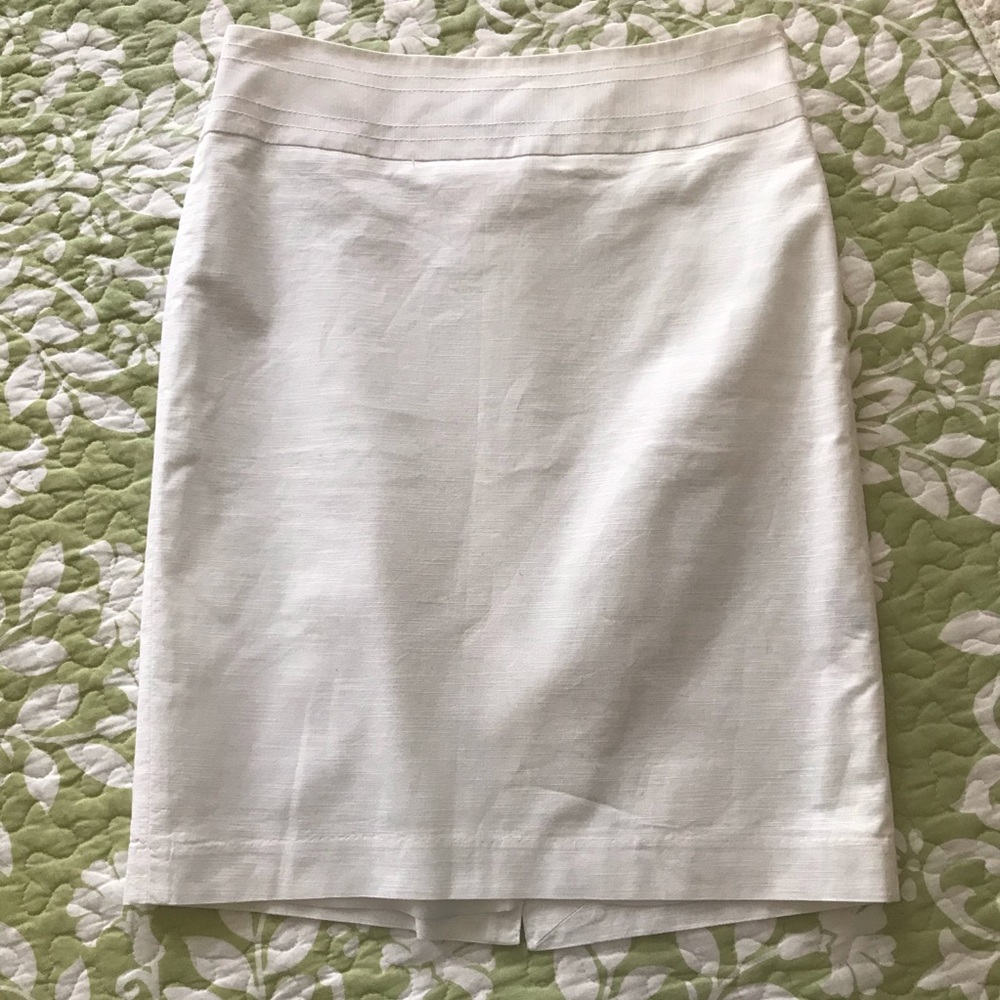 LIMITED WHITE LINED LINEN LIKE SKIRT